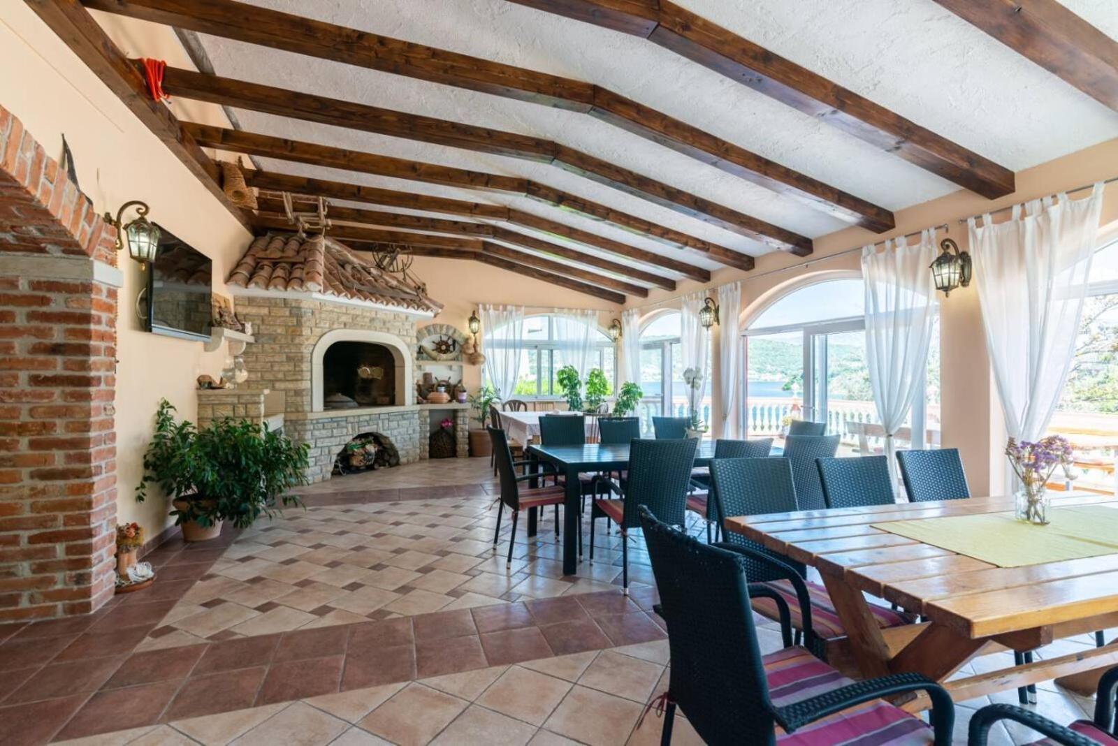 Apartments Barbara Supetarska Draga Εξωτερικό φωτογραφία